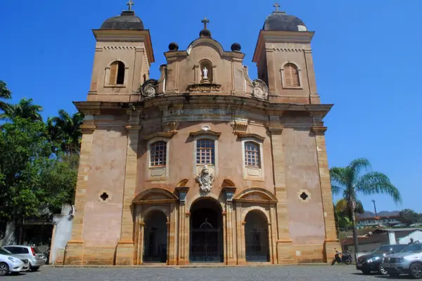 O que fazer em Mariana - Igreja São Pedro dos Clérigos